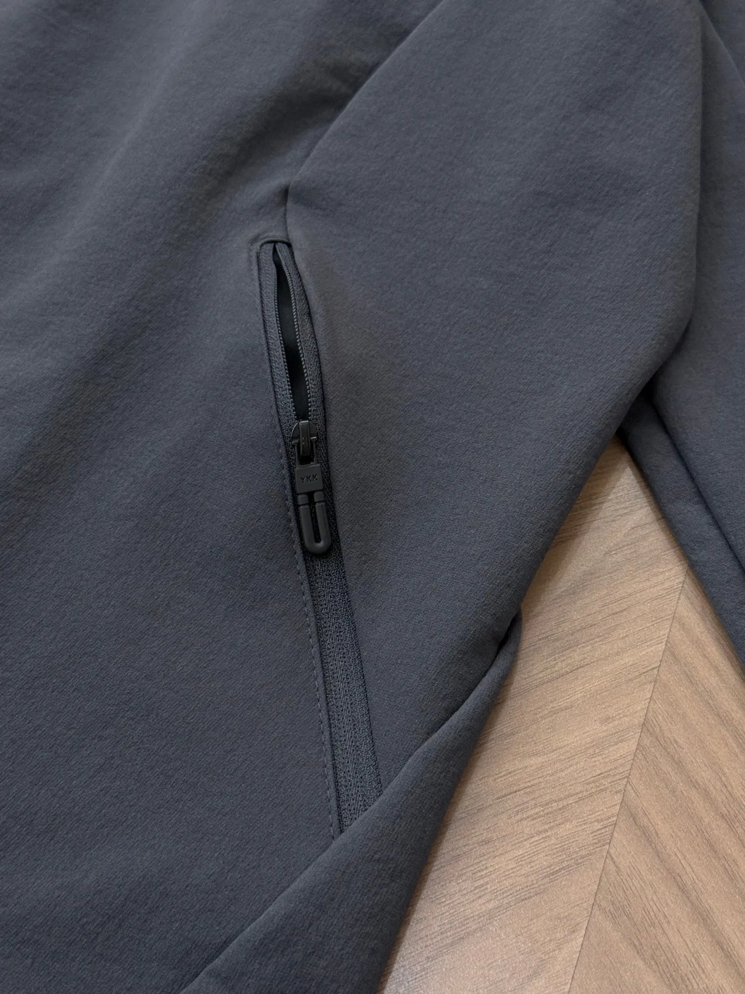 9976# ARC'TERYX GAMMA JACKET ｜ ， B ， ？ ， 。 🔍 ， • + ： ， ， 、 ， ， ， 。 • ： ， 、 ， Breathable ， ， ， 。 • Versatile ： 、 、 ， ， hold 。 ， ， 。 、 ， ～ ：Black Gray Size：L-4XL
